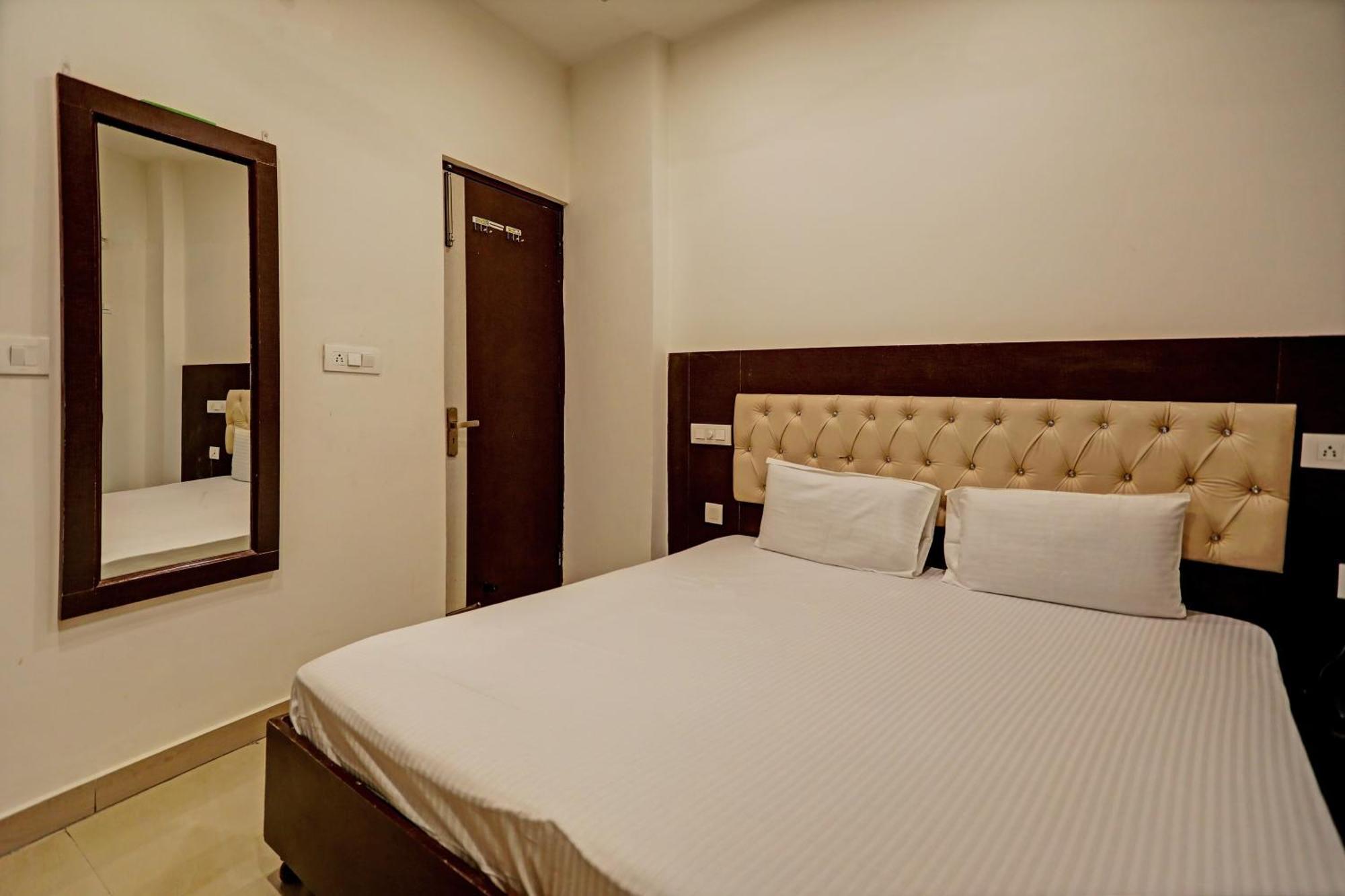 Oyo Hotel The Red Hut Chandīgarh Eksteriør billede